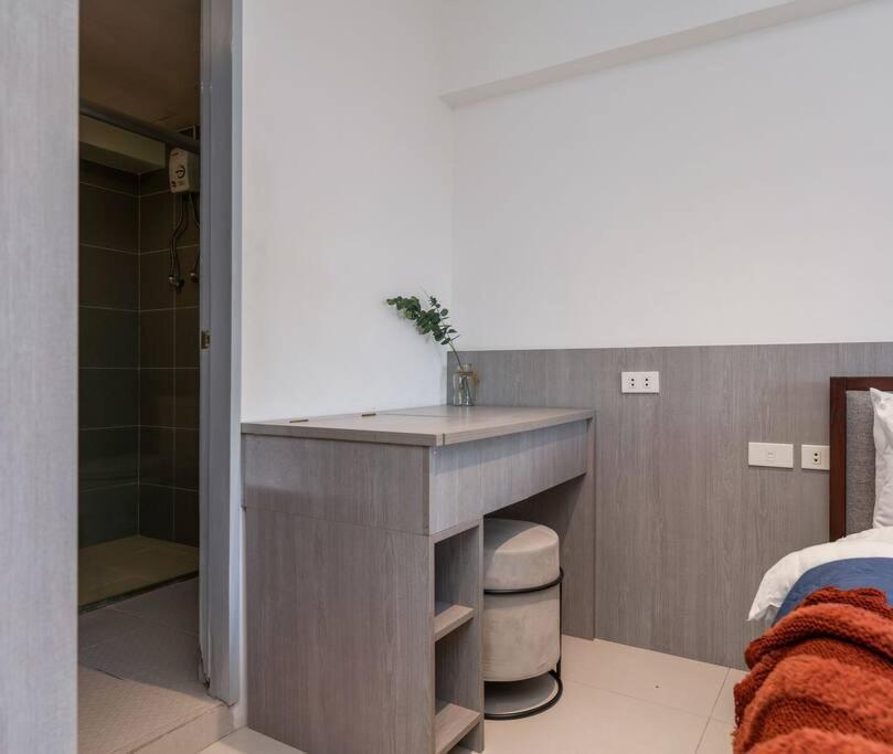 Airport Express Hostel E-527, 2 Minutes To Airport,Fast Wifi, Free Netflix มักตัน ภายนอก รูปภาพ