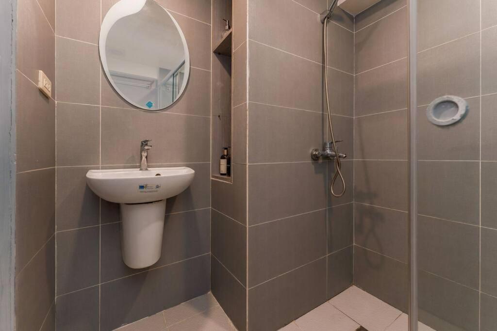 Airport Express Hostel E-527, 2 Minutes To Airport,Fast Wifi, Free Netflix มักตัน ภายนอก รูปภาพ
